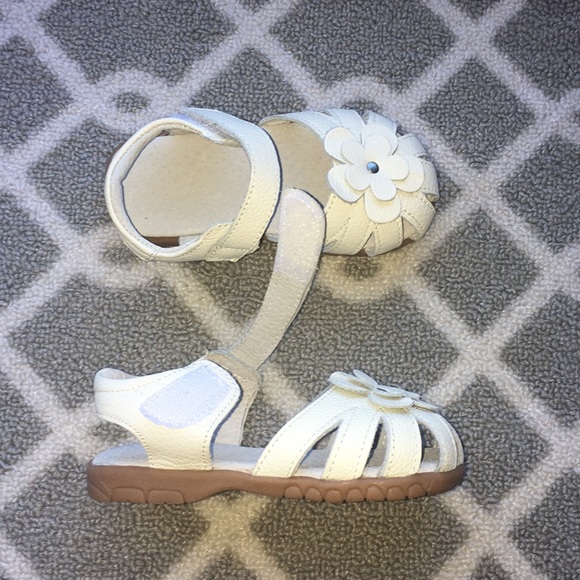 NWOT White leather sandals, toddler 8 - Picture 3 of 5